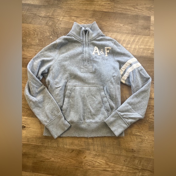 Abercrombie and Fitch sweatshirt small - Picture 1 of 8
